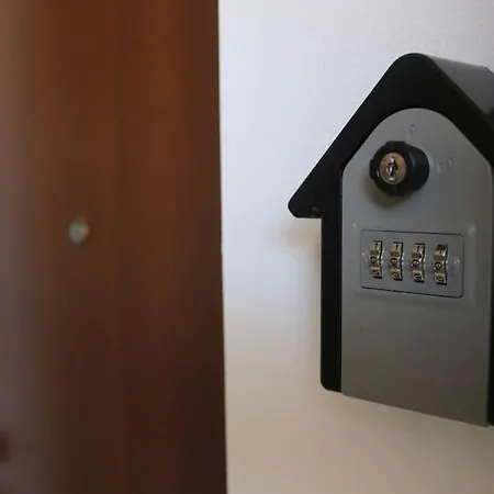 Parcheggio Privato-appartamento In 1 Centro * 페라라