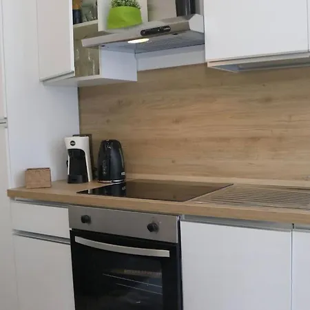 Parcheggio Privato-appartamento In 1 Centro * 페라라